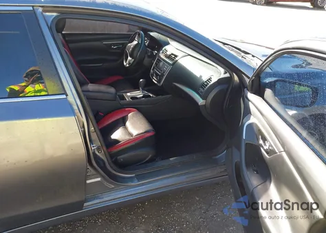 2016 Nissan Altima 2.5 Sv z USA, uszkodzony, nr VIN 1N4AL3AP4GC294171